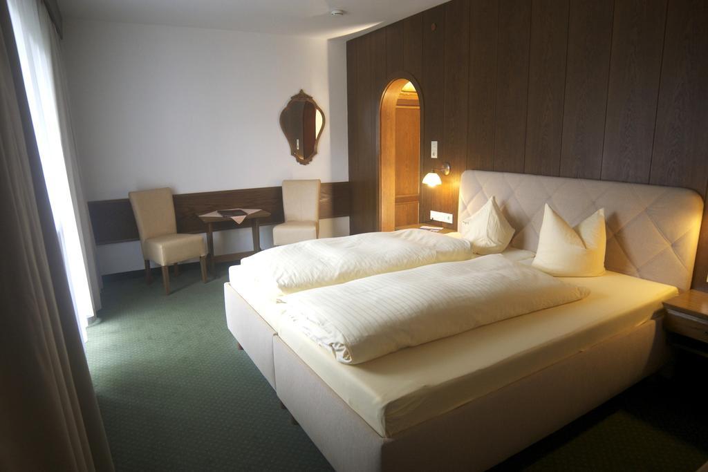 Hotel Sonnhof Mutters Bagian luar foto