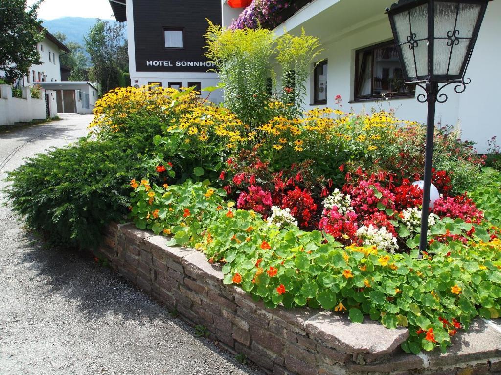 Hotel Sonnhof Mutters Bagian luar foto