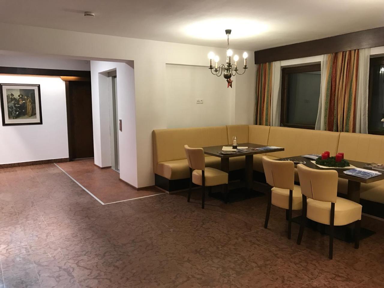 Hotel Sonnhof Mutters Bagian luar foto