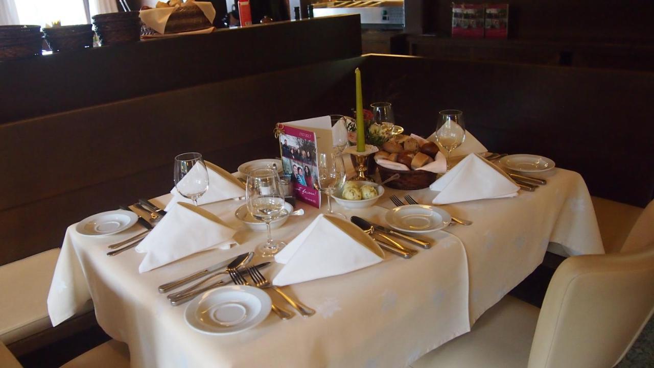 Hotel Sonnhof Mutters Bagian luar foto